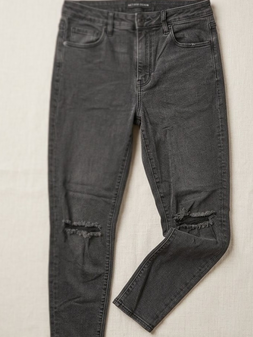 American Eagle Outfitters Women's Black Ripped Skinny Jeans